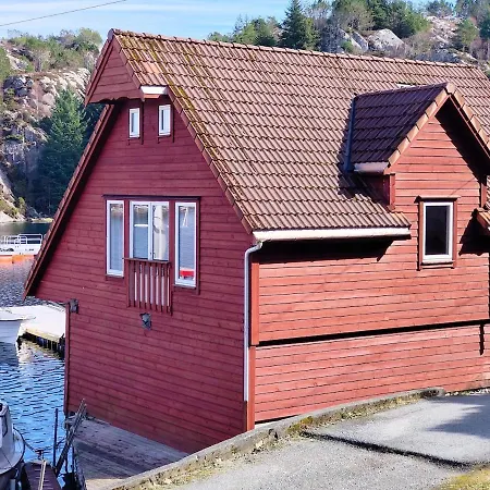 Cozy House With Boat Dock, Sauna - Fjordtid Rubbestadneset