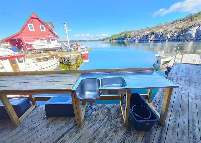 Feriehus Cozy House With Boat Dock, Sauna - Fjordtid *